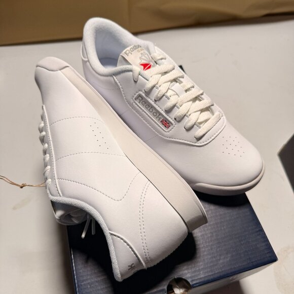 Reebok Women's the Princess Sneaker in White US 8.5 NEW - Picture 2 of 7